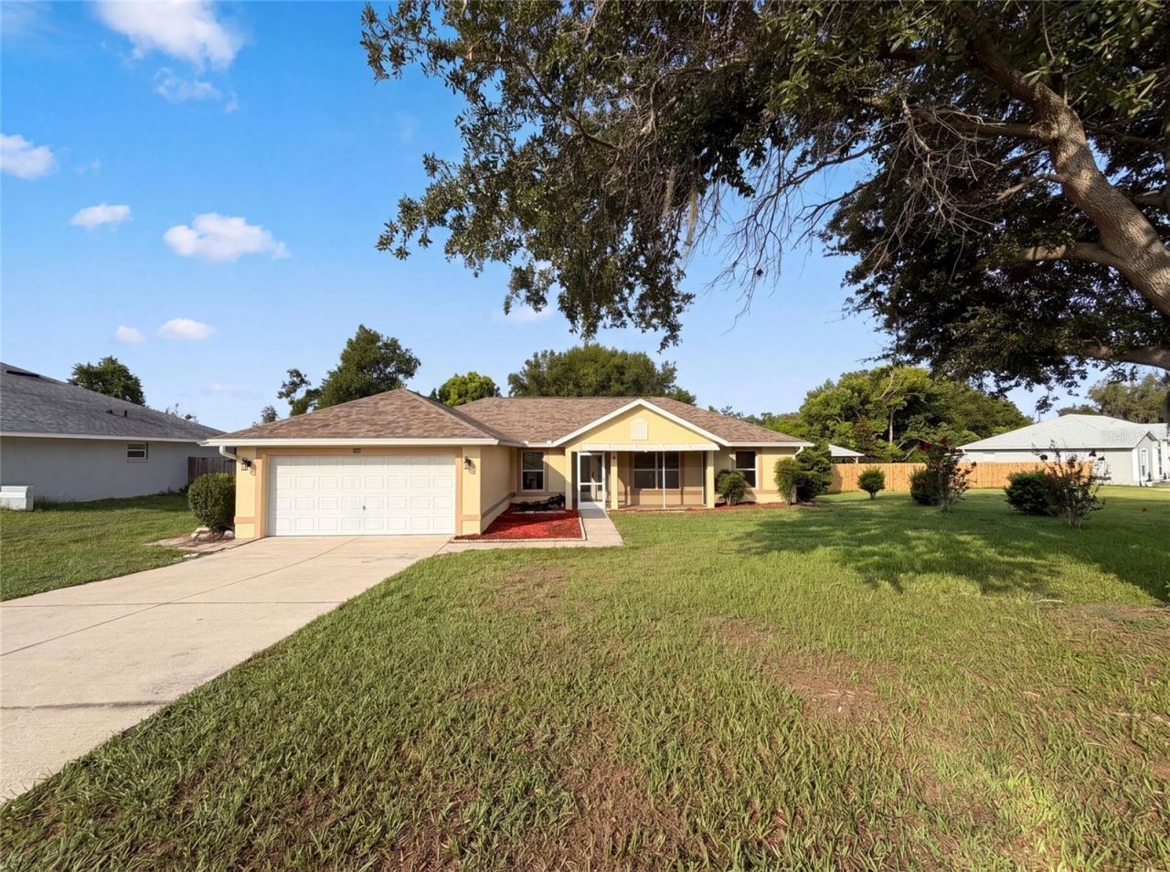 314 Dupont Circle , Howey in the Hills, FL 34737 Photo