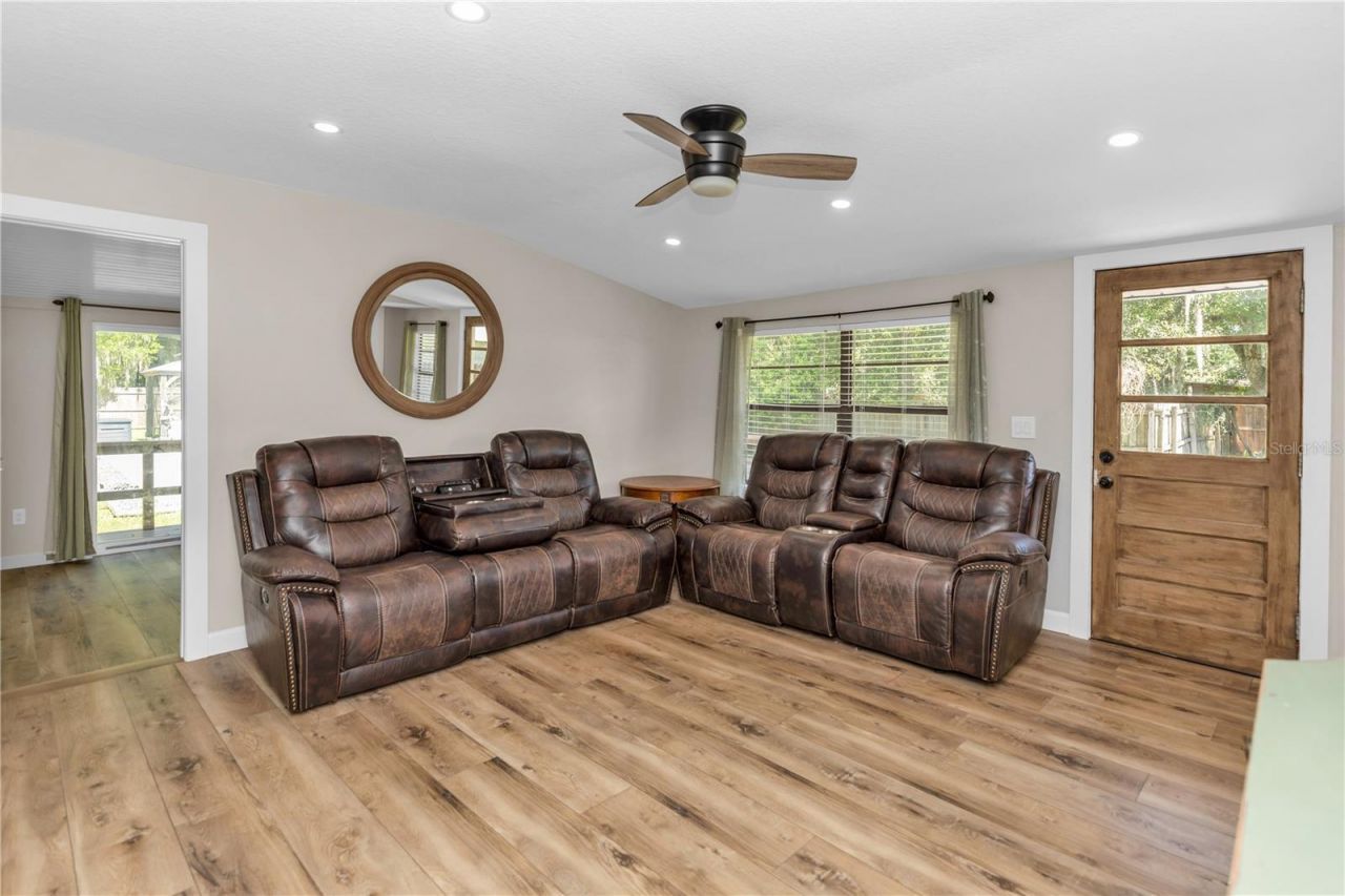162 W Park Street, Lake Helen, FL 32744 Photo
