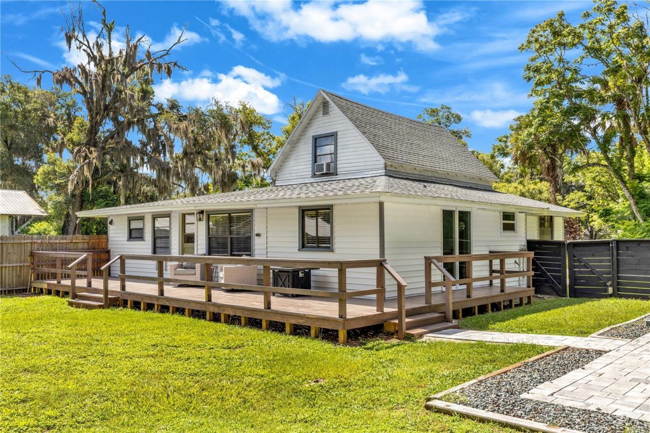 162 W Park Street, Lake Helen, FL 32744 Photo