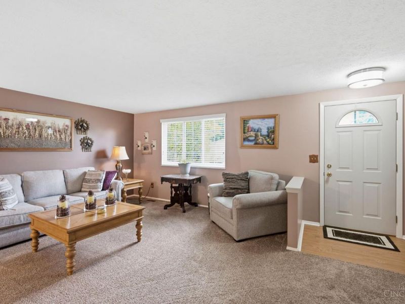 817 Debra Lane, Loveland, OH 45140 Photo 6