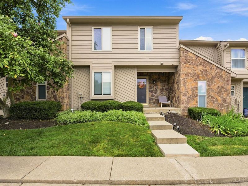 4944 Columbia Circle, West Chester, OH 45011 Photo 1