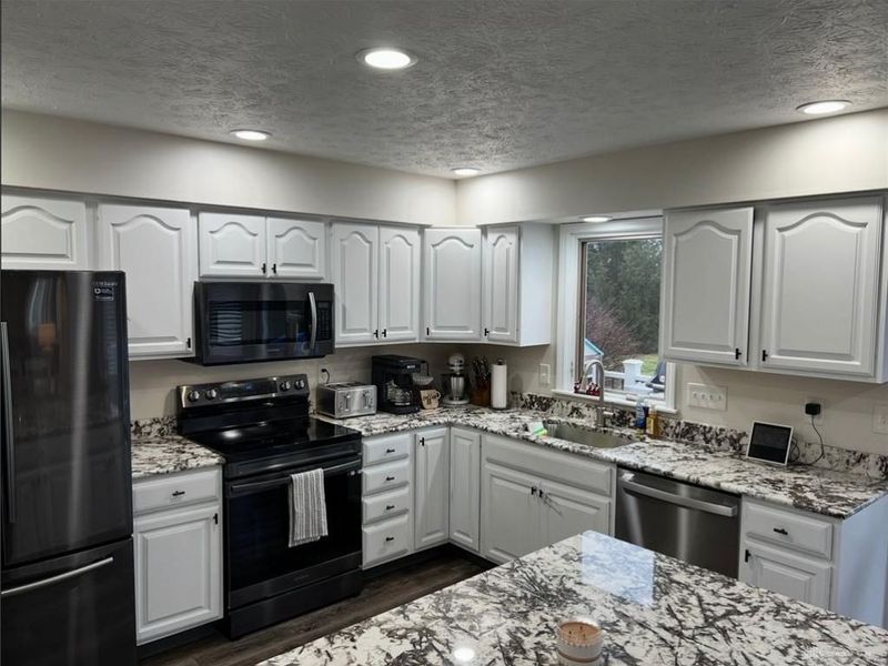 3875 Pinewood Avenue, German Township, OH 45502 Photo 10