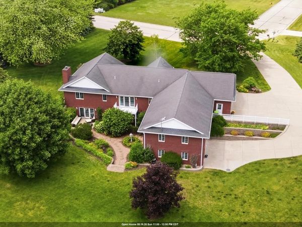 1 W CEDAR STREET, Hilbert, WI 54129