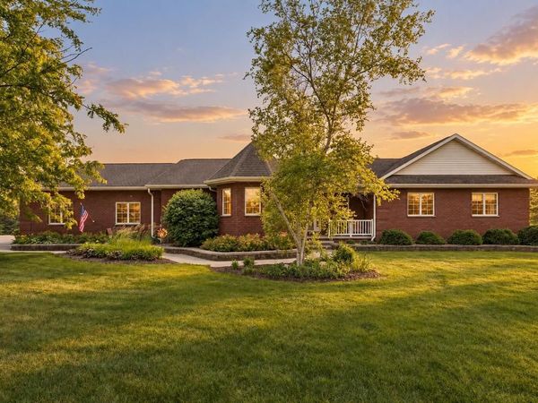 1 W CEDAR STREET, Hilbert, WI 54129