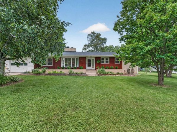 615 Village Drive, Belleville, WI 53508