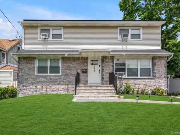 1701 Lexington Avenue , Merrick, NY 11566