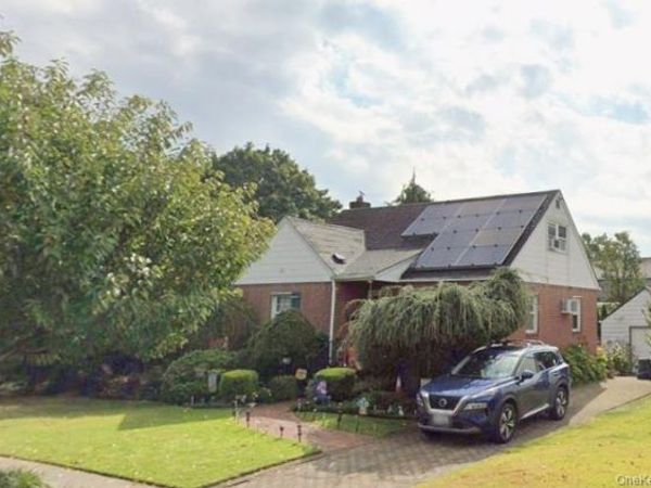 852 Henry Street , Uniondale, NY 11553