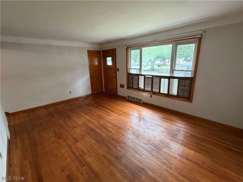 77 William Street, Bedford, OH 44146 Photo 4