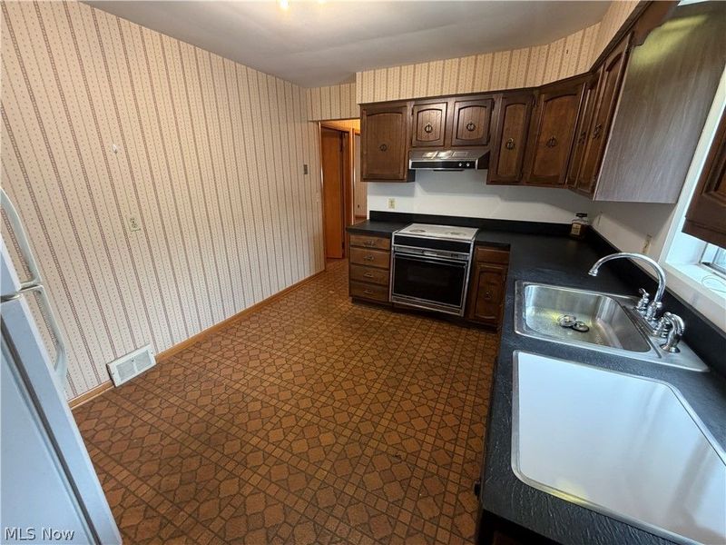 77 William Street, Bedford, OH 44146 Photo 7