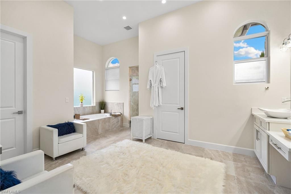 379 25th St Nw, Naples, FL 34120 Photo
