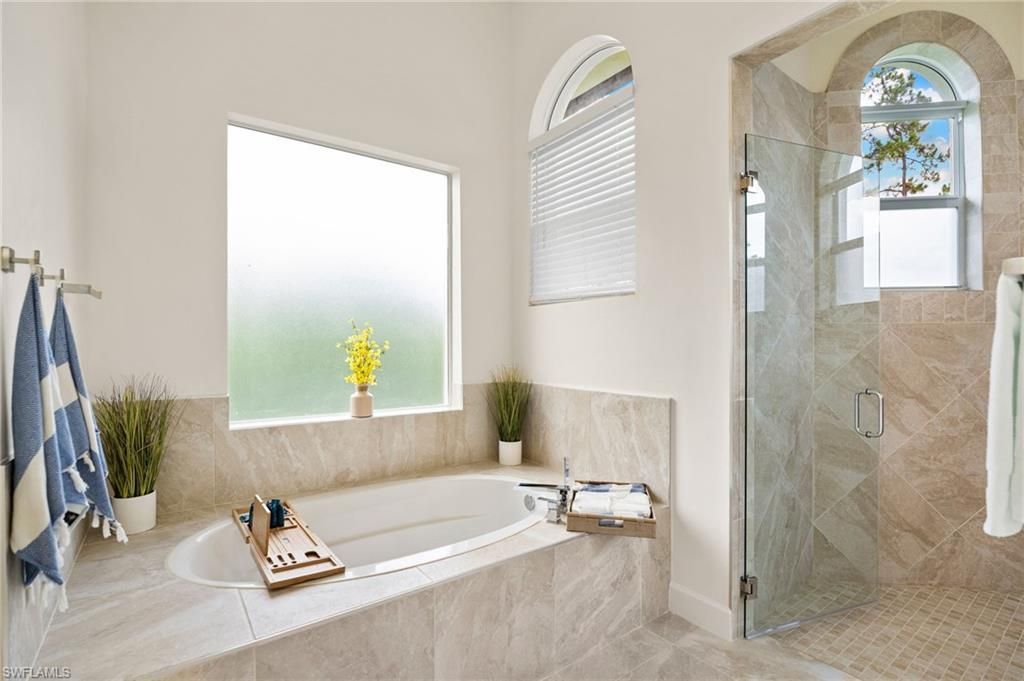 379 25th St Nw, Naples, FL 34120 Photo