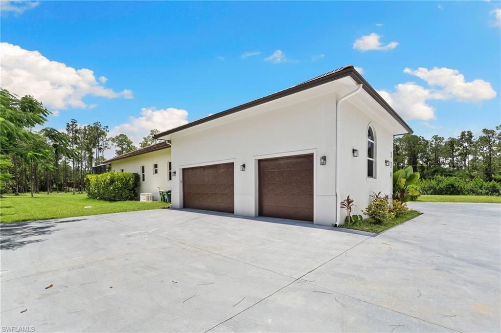 379 25th St Nw, Naples, FL 34120 Photo
