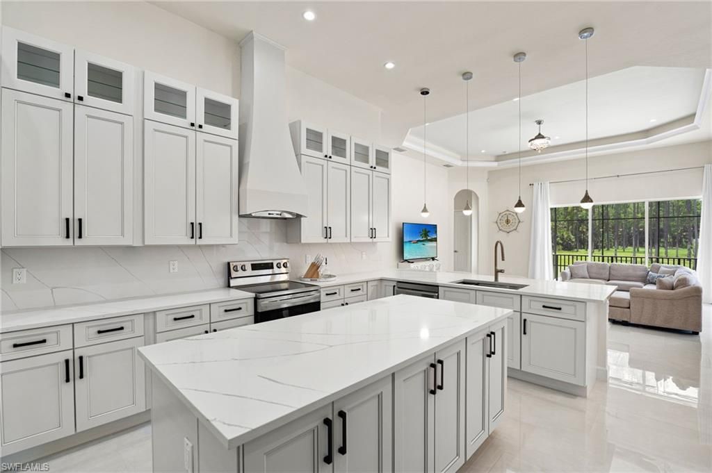 379 25th St Nw, Naples, FL 34120 Photo