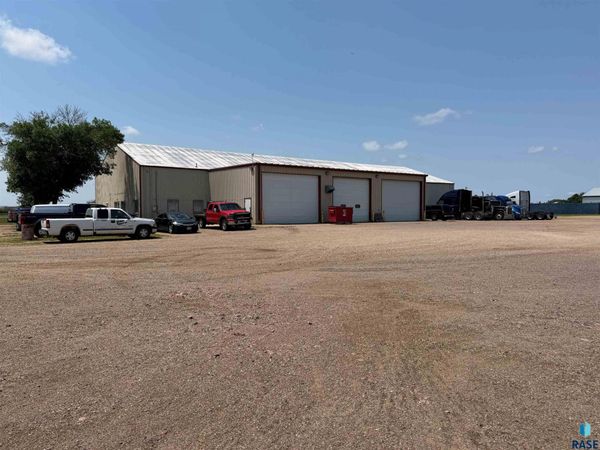 47086 271st St, Sioux Falls, SD 57108