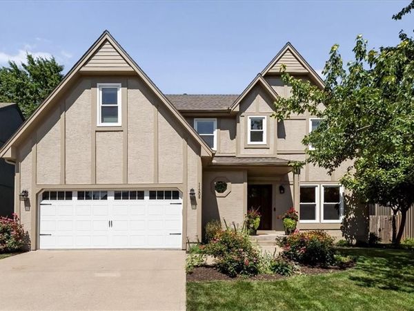 11208 W 117th Street, Overland Park, KS 66210