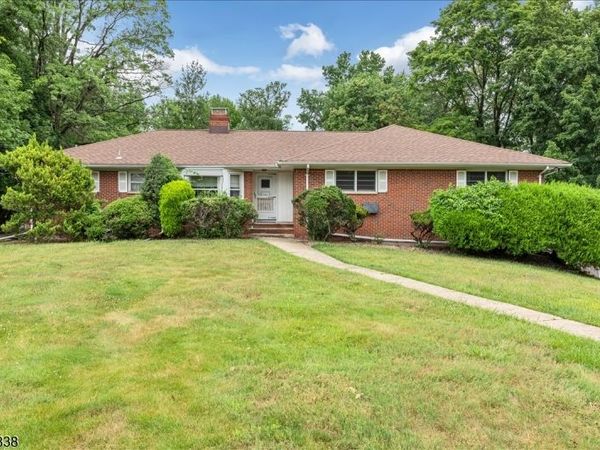 6 Orchard Dr, Scotch Plains, NJ 07076