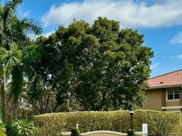 11600 SW 2nd Street, Unit 18304, Pembroke Pines, FL 33025