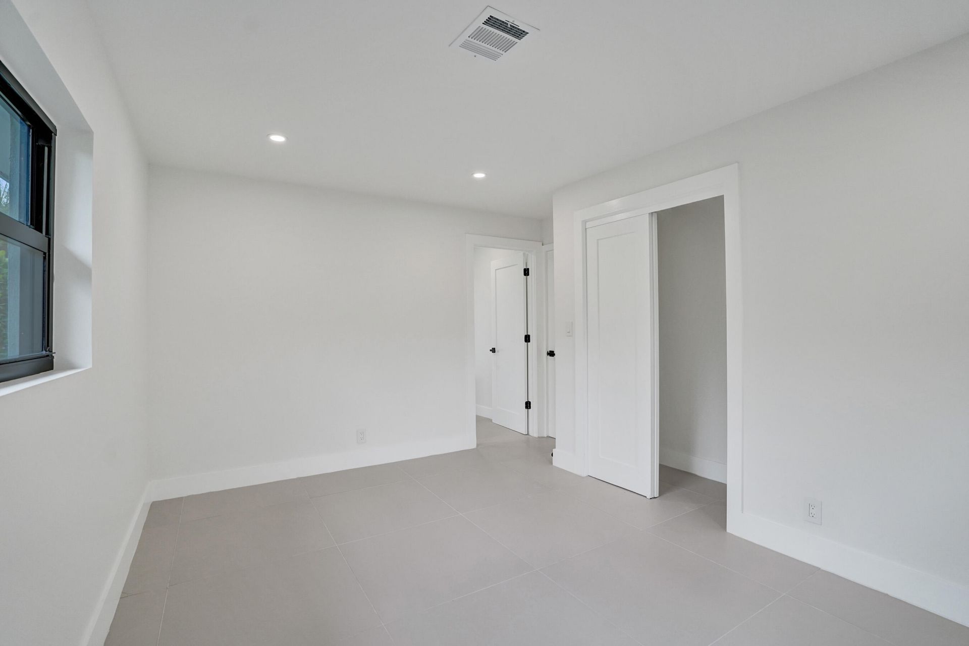 5561 NE 26th Avenue, Fort Lauderdale, FL 33308 Photo
