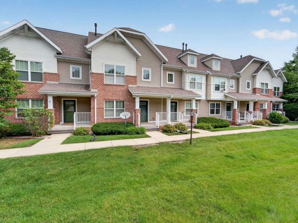 707 Cricket Lane, Unit 5, Middleton, WI 53562