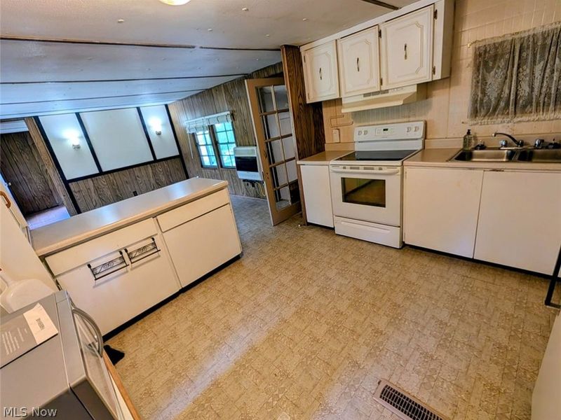 3102 Canton Road NW, Carrollton, OH 44615 Photo 13