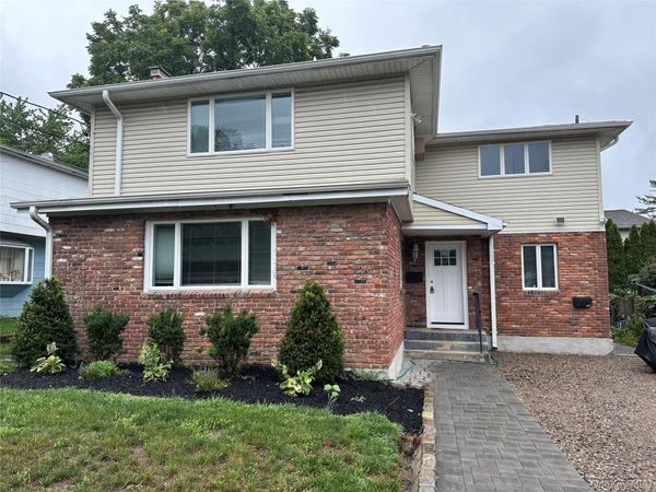 32 Marwood Road S, Unit A, Port Washington, NY 11050