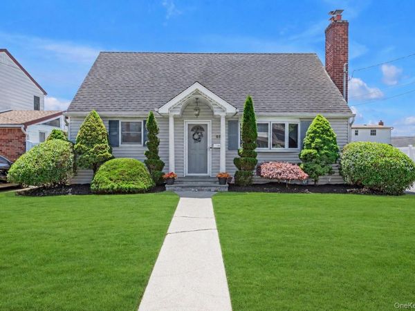 63 Lincoln Boulevard , Bethpage, NY 11714