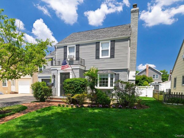 41 Hart Street , Lynbrook, NY 11563