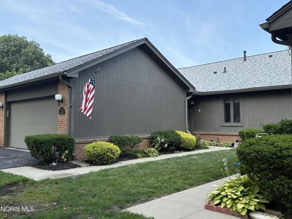 23 Exeter Road , Perrysburg, OH 43551