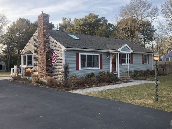 19 Spinnaker Ln, Bourne, MA 02559