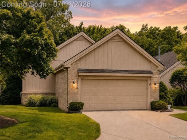 21790 River Ridge Trail, Farmington Hills, MI 48335