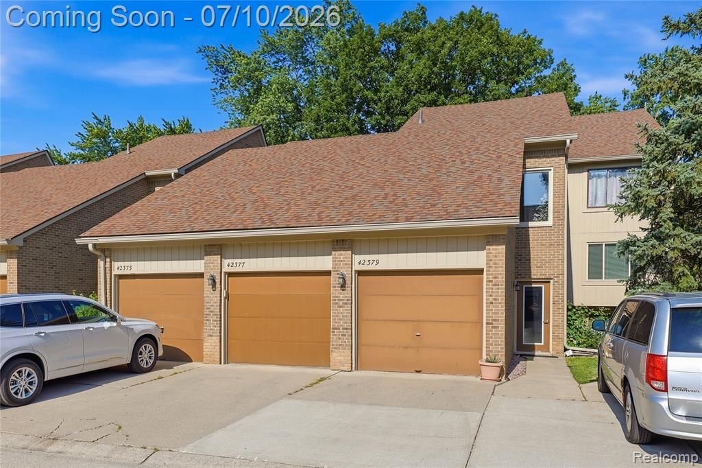 42377 Lochmoor Street, Clinton Township, MI 48038 Main Photo