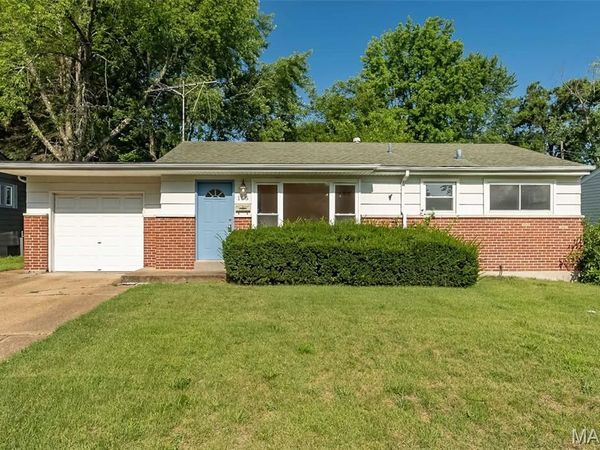 155 Lynn Meadows Lane, Florissant, MO 63033