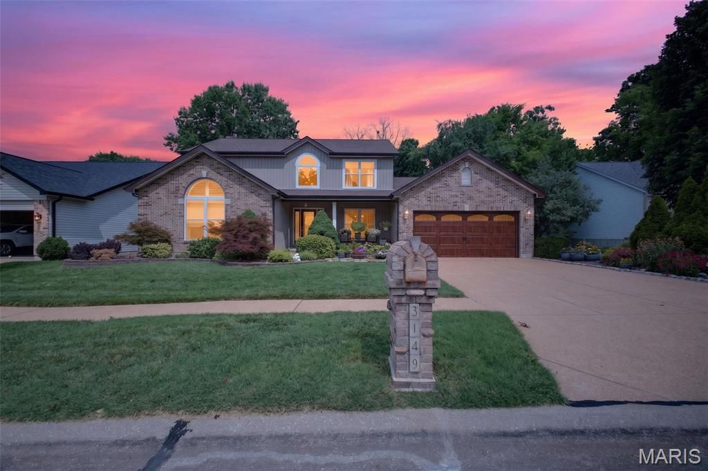 3149 Crystal Lake Drive , Saint Louis, MO 63129 Main Photo