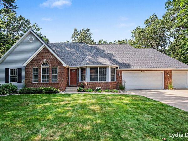 4282 Knapp Valley Court NE, Grand Rapids, MI 49525