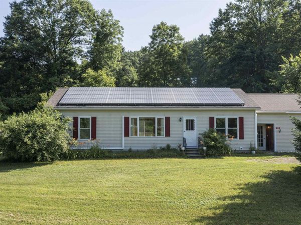 100 Riverside Lane, Royalton, VT 05068