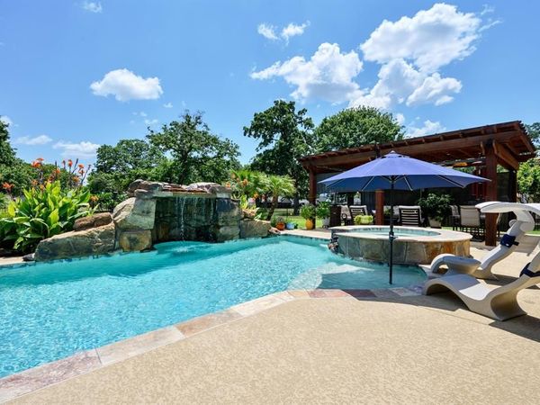 1104 Catalina Bay Boulevard, Granbury, TX 76048
