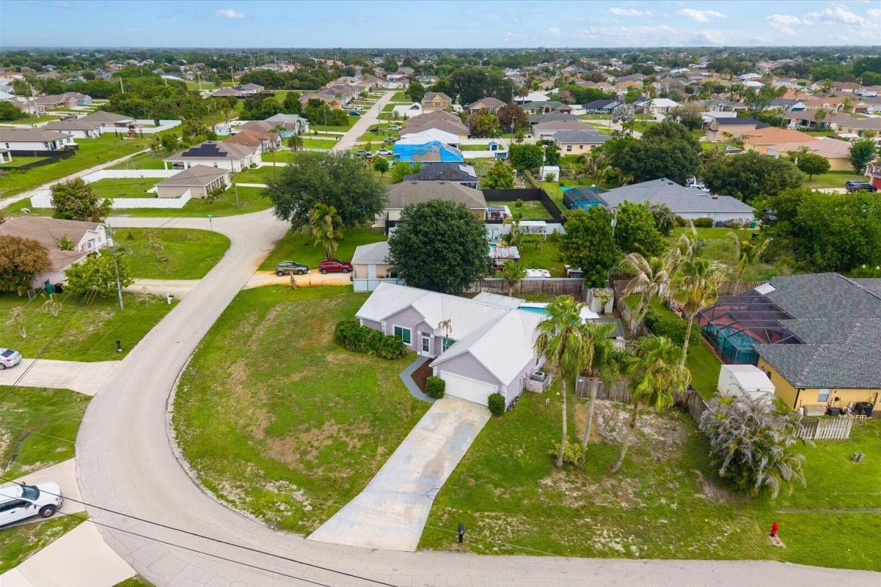 697 SW Jeanne Avenue, Port Saint Lucie, FL 34953 Photo