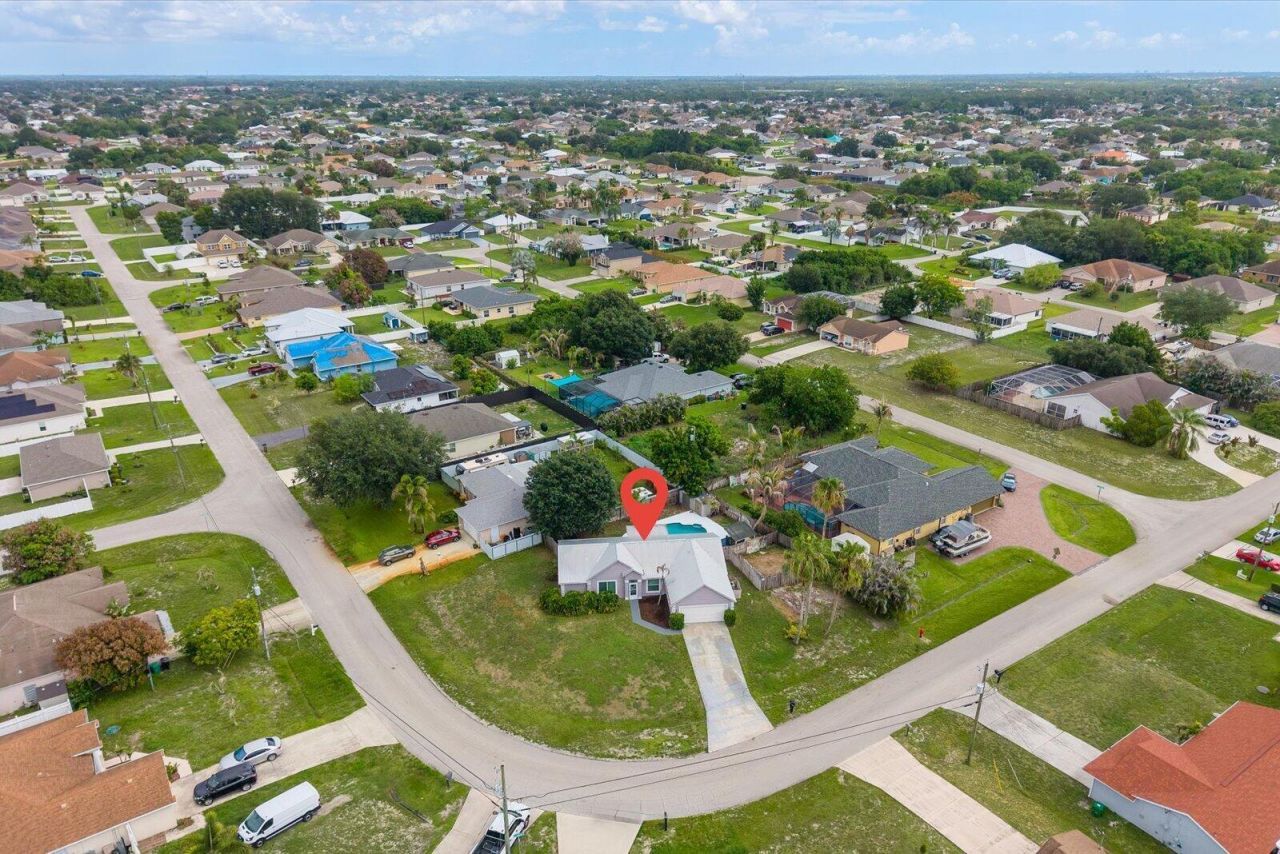 697 SW Jeanne Avenue, Port Saint Lucie, FL 34953 Photo