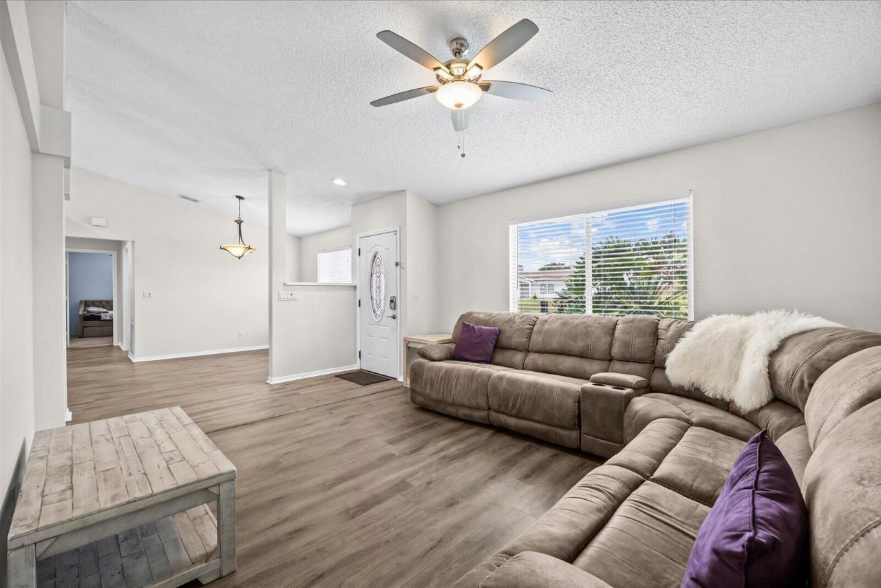 697 SW Jeanne Avenue, Port Saint Lucie, FL 34953 Photo