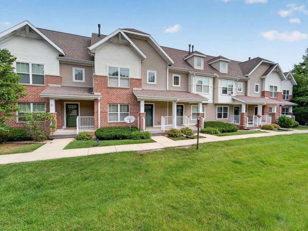 707 Cricket Lane, Unit 5, Middleton, WI 53562