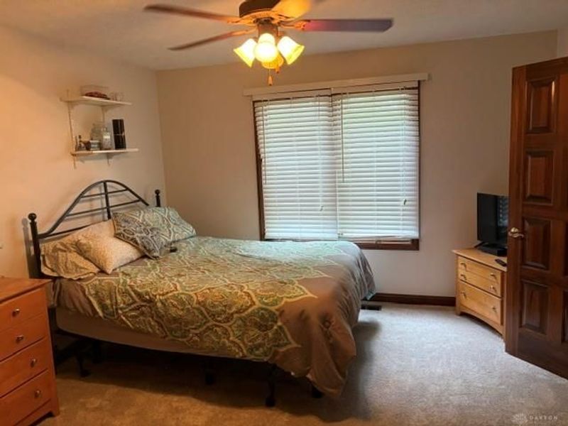 2045 Canterbury Court, Troy, OH 45373 Photo 14