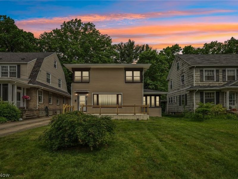 875 Hereford Drive, Akron, OH 44303 Photo 2