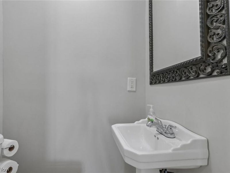 875 Hereford Drive, Akron, OH 44303 Photo 24