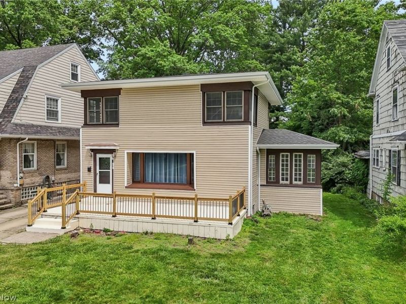 875 Hereford Drive, Akron, OH 44303 Photo 3