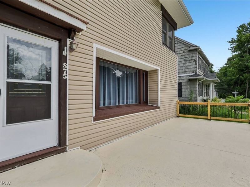 875 Hereford Drive, Akron, OH 44303 Photo 5