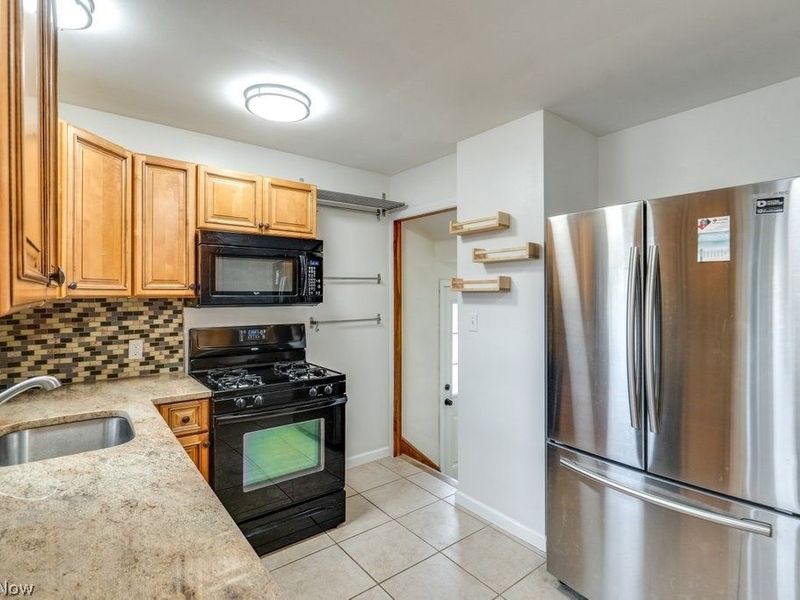 30000 Elgin Road, Wickliffe, OH 44092 Photo 2