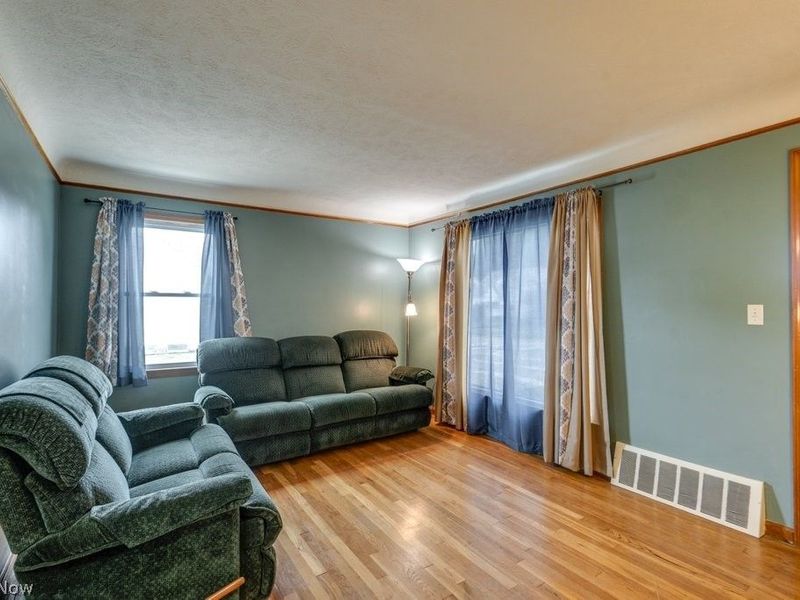30000 Elgin Road, Wickliffe, OH 44092 Photo 9