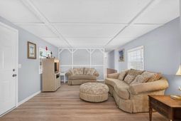1511 Tanglewood Ave  photo 4