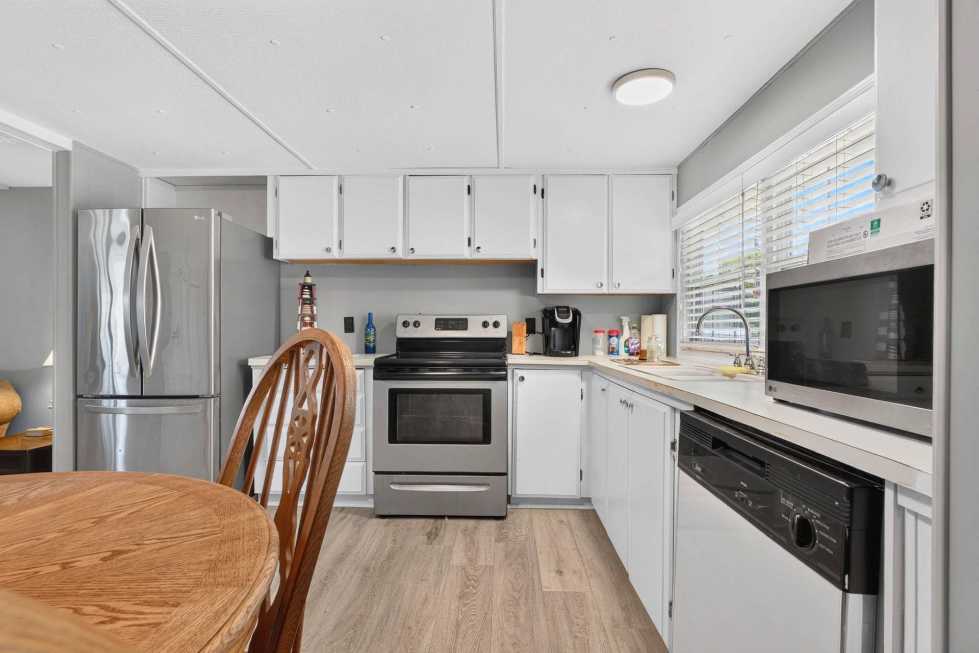 1511 Tanglewood Ave  Photo 7