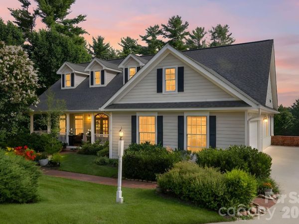 19 Thornapple Drive, Hendersonville, NC 28739